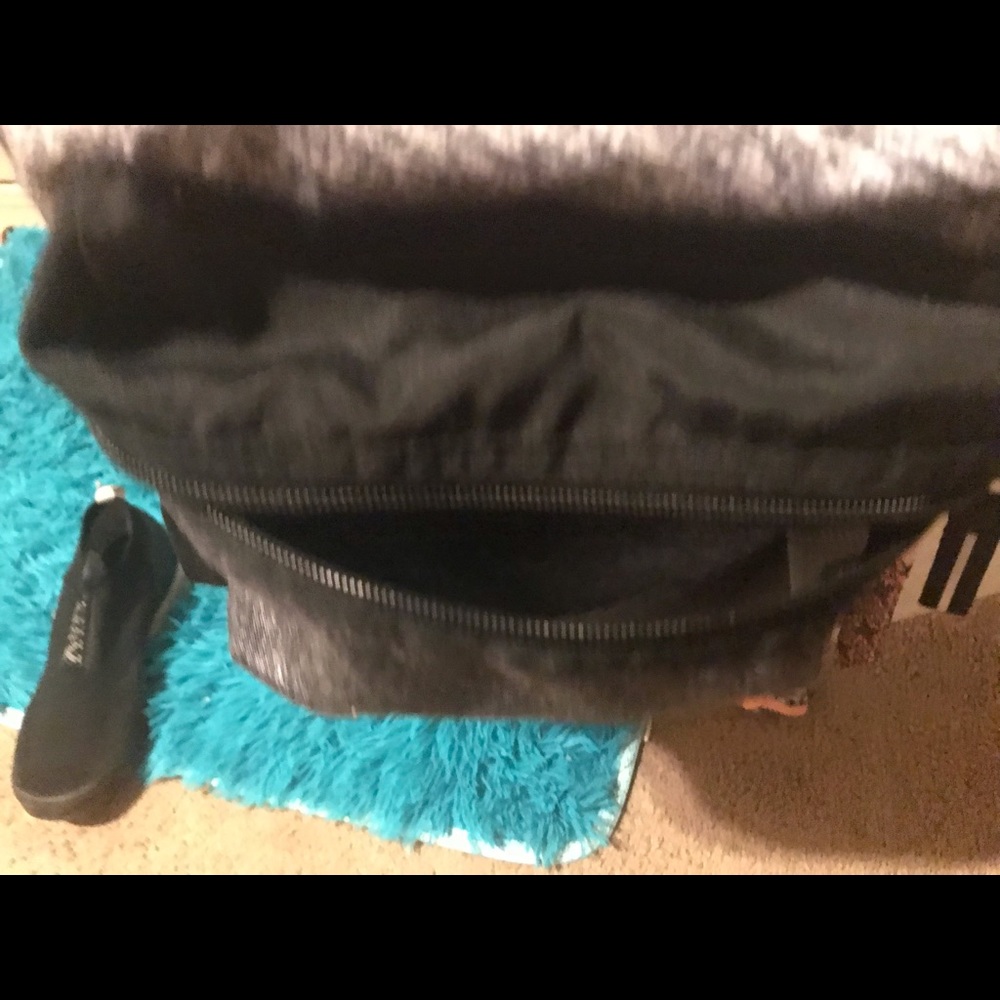 Pink vs Backpack - Picture 7 of 7